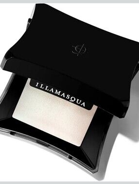 Illamasqua Beyond Power In The Color "Daze" ❤️